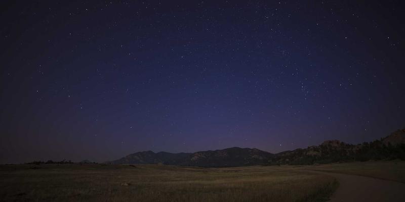 Air Jordan 1 'Chicago' 复刻史：一代神鞋的传奇回归与球鞋文化狂热