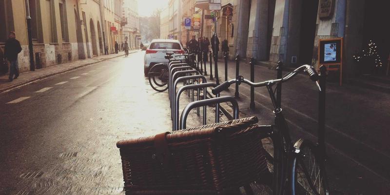 Air Jordan 72:传奇的延续还是数字的幻影?探寻乔丹鞋的文化符号与未来想象