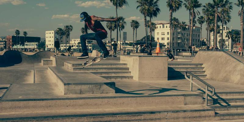 Air Jordan联名宇宙深度解析：从Travis Scott到Dior，限量版运动鞋如何颠覆潮流