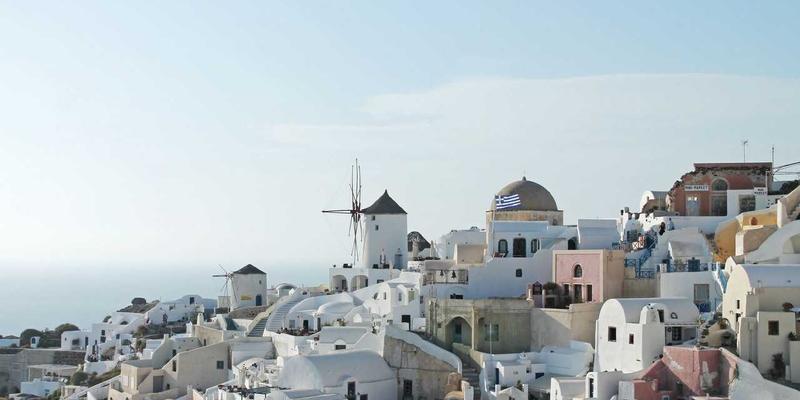 从手绘涂鸦到高端重塑：Air Jordan 限量版球鞋定制文化完全指南